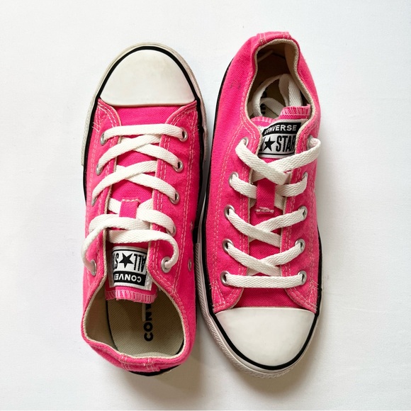 Converse Pink Chunk Taylor All Star Sneakers Sz 2 - Picture 1 of 8